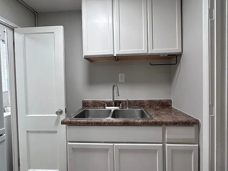 204 Courtyard Cir — Photo 111