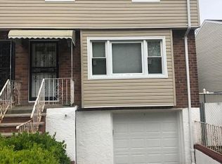 160-27 77th Rd, Fresh Meadows, NY 11366