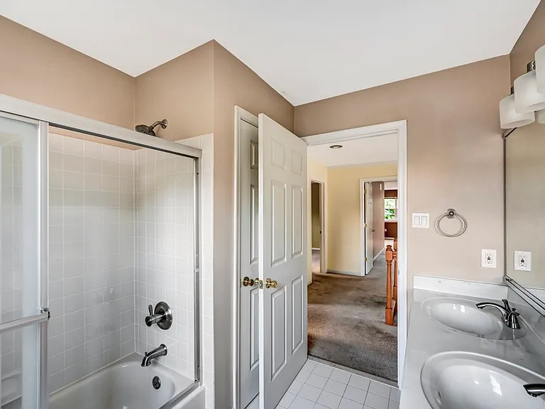 115 Daffodil Dr — Photo 37