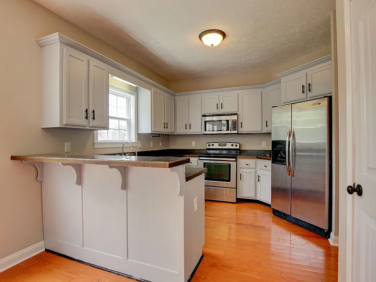 716 Cavalier Dr — Photo 89