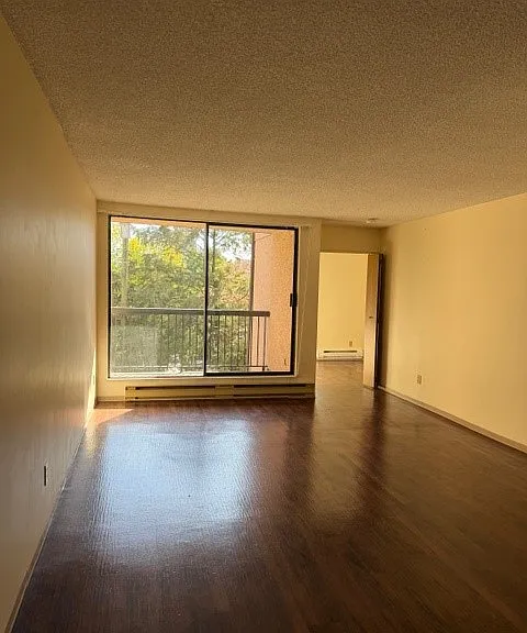 1126 Barclay St — Photo 1