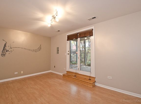 3rd image of 1321 S Plymouth Ct Unit D
