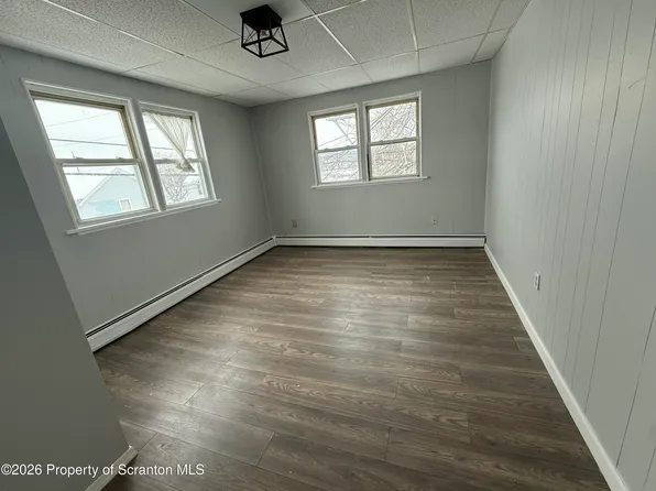 375 Grove St APT 2, Scranton, PA 18508