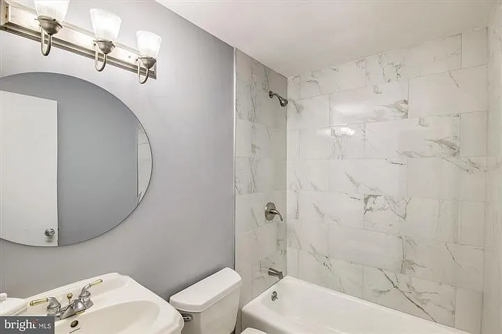 324 W Deer Park Rd — Photo 23