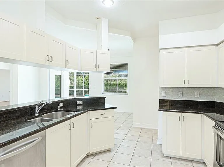 534 Oak Bay Dr — Photo 17