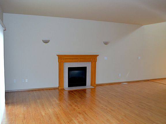 3rd image of 2531 132nd Pl SE