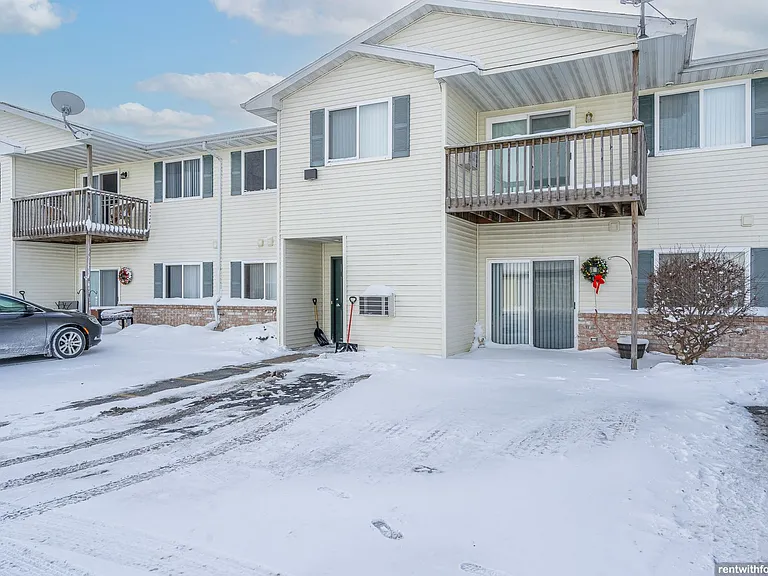 115 Knaup Dr — Photo 14