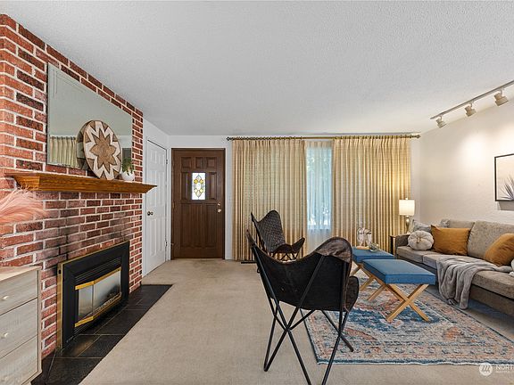 4th image of 2086 SE Beech Court