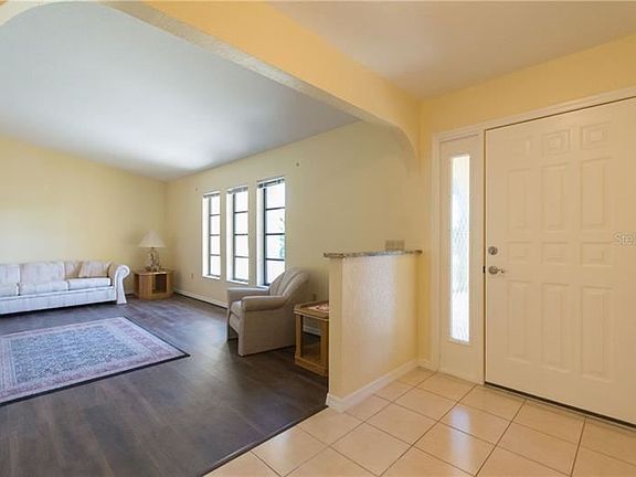 4th image of 204 San Carlos Ave