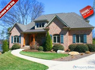 3946 Lake Spring Cove Ct, Denver, NC 28037