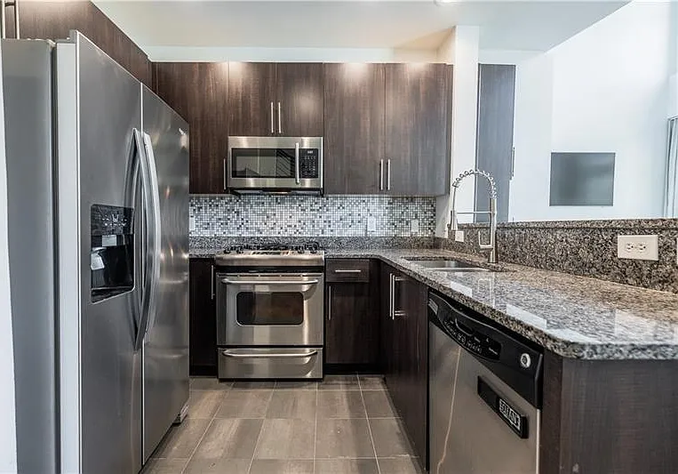 1221 Caroline St NE #201 — Photo 8