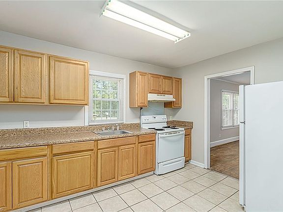 4th image of 1808 Phillips Ave