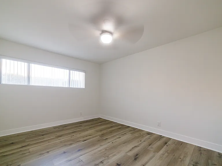 2233 S Ridgeley Dr #106 — Photo 15