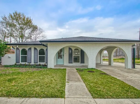 2109 Veronica Dr, Chalmette, LA 70043