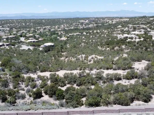 1130 Tano Del Este, Santa Fe, NM 87506