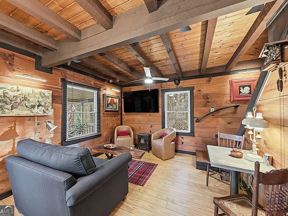 4th image of 1264 Parksbrook Rd