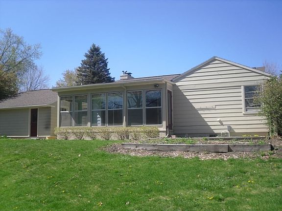 2nd image of 707 Outer Dr