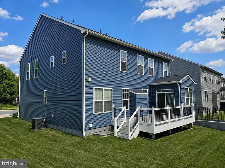 3332 Burton Dr — Photo 5
