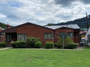 8 S Sunset Blvd, Williamson, WV 25661