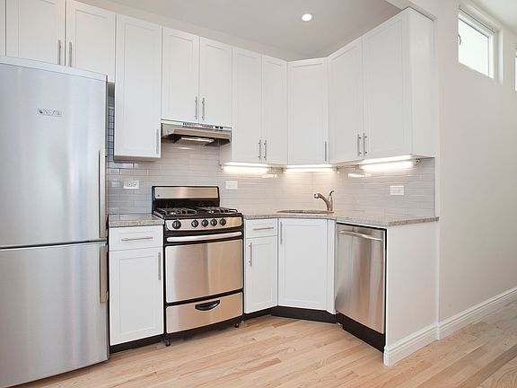 4th image of 257 W 21st St Penthouse E