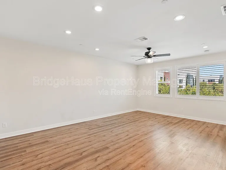 721 Shoreline Rd — Photo 11