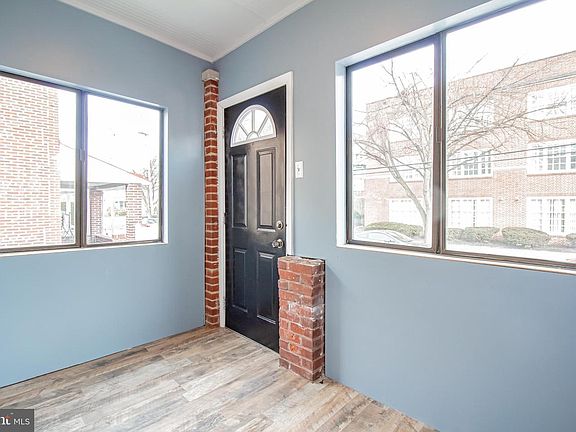 3rd image of 2214 W 3rd St
