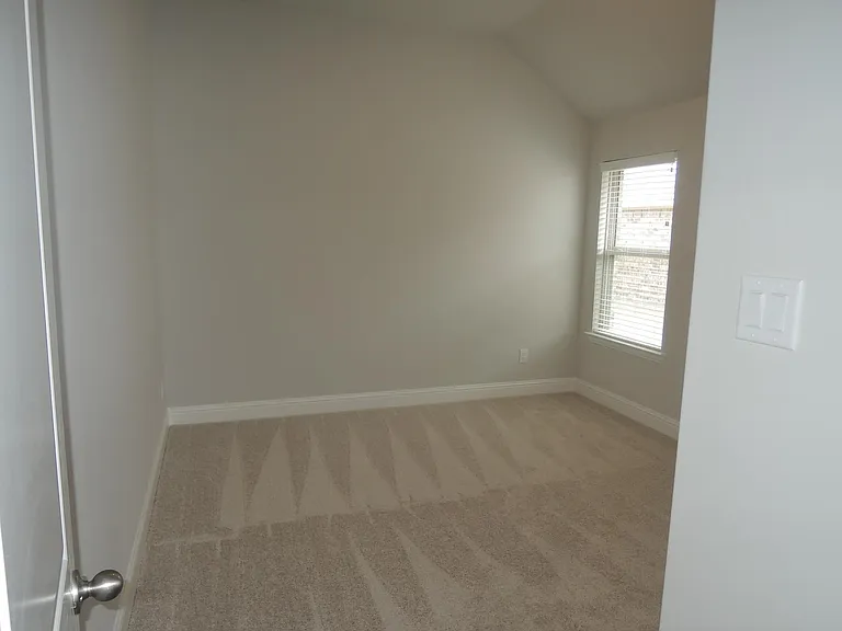 708 Newberry Ln — Photo 14