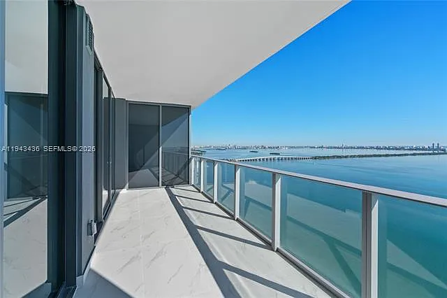 700 NE 24th St #3204 — Photo 3