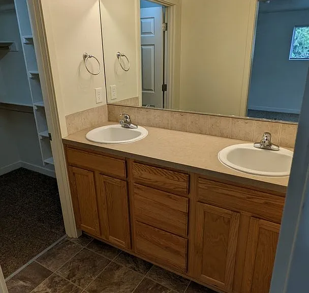 Halsey East Townhomes — Photo 170