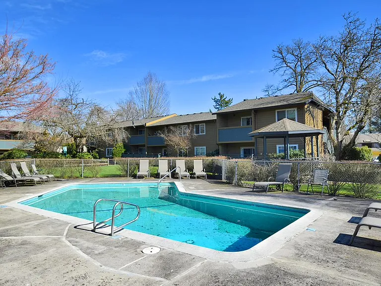 Crescent Ridge — Photo 27