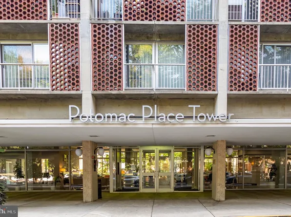 800 4th St SW APT N322, Washington, DC 20024