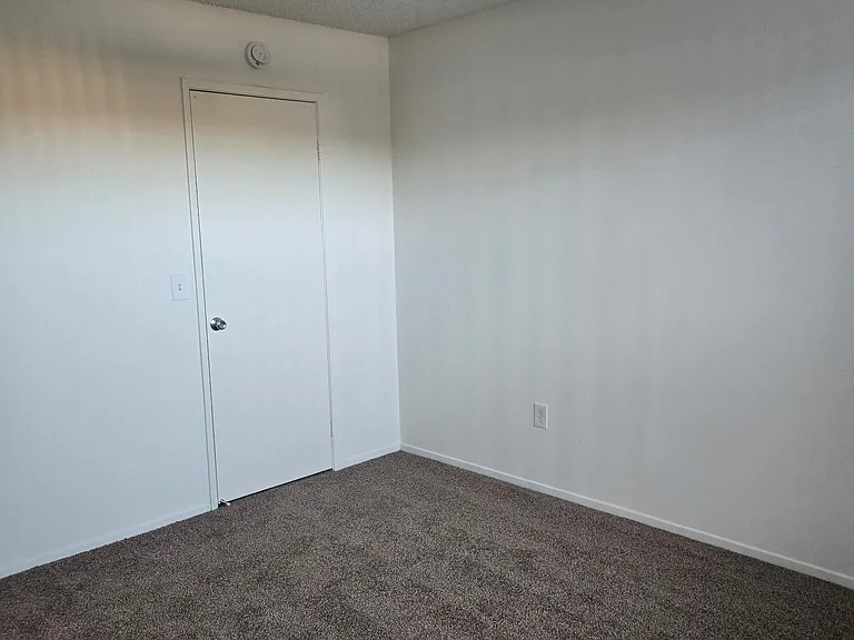Franklin Luxury Apartments — Photo 33