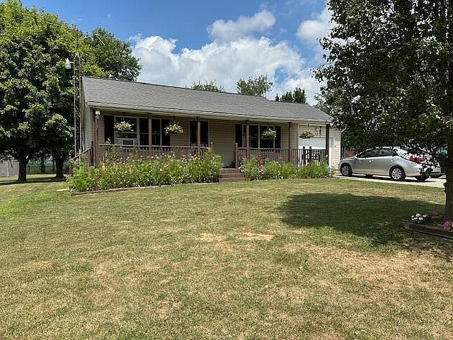 1st image of 445 Clark Ln