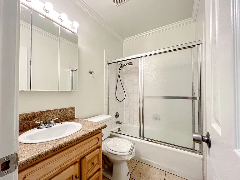 5509 Klump Ave #7 — Photo 11