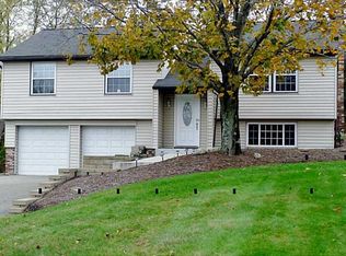 3178 Meadowridge Ct, Gibsonia, PA 15044