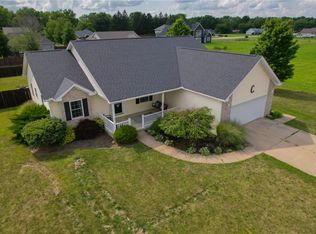 402 Westwood Dr, Catlin, IL 61817