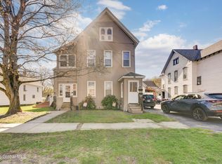 25 Broad St, Gloversville, NY 12078