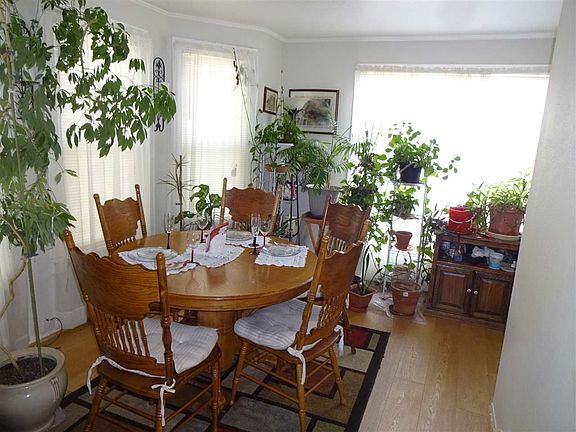 5th image of 217 Miriam Ave