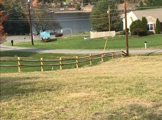 720 Shawnee Dr, Auburn, PA 17922