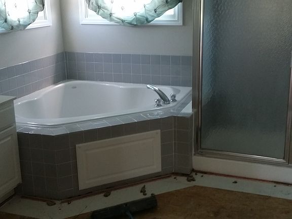Master bath - Please note tile will be installed