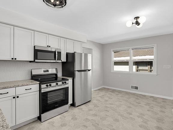 2nd image of 1117 9th Ave S #1117