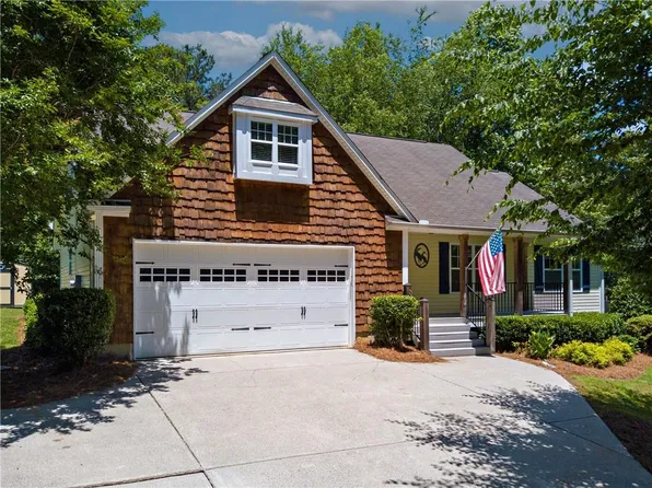 69 Blakes Ln, Talking Rock, GA 30175
