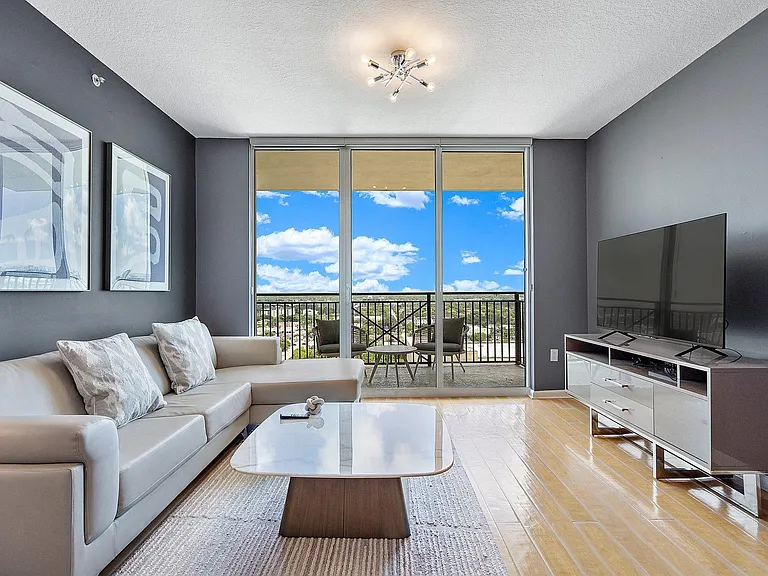 610 W Las Olas Blvd #1814N — Photo 3
