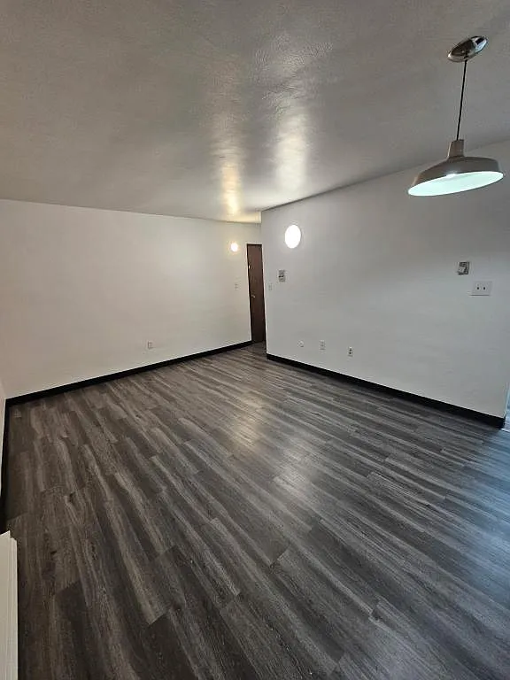 700 McKean Ave — Photo 2