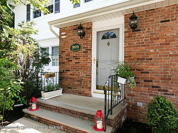 2nd image of 909 Prospect Avenue