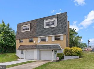 810 Foster St, Philadelphia, PA 19116