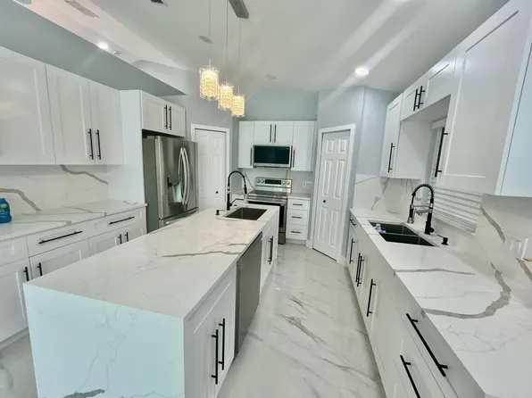 3933 SW Kakopo Port St, Pt Saint Lucie, FL 34953