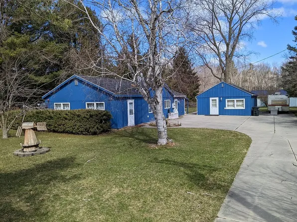 6871 Roach Rd, Lexington, MI 48450