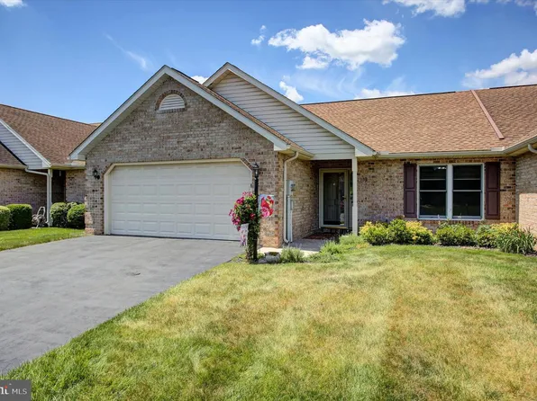 2368 Majestic Ct, Chambersburg, PA 17202