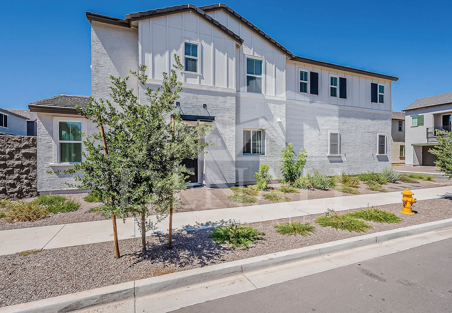 3 bed, 2.5 bath, 1964 sqft, $2,895 — Photo 2